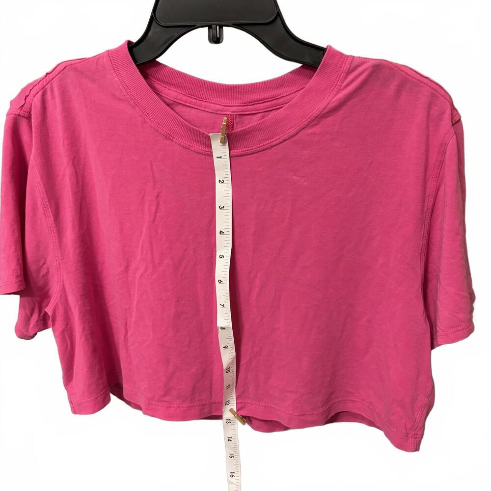 💖 Lululemon Pink Crop Top – Size Large